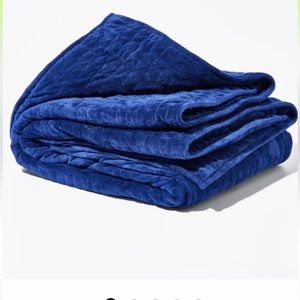 Like new weighted Gravity blanket 15lbs (used once)